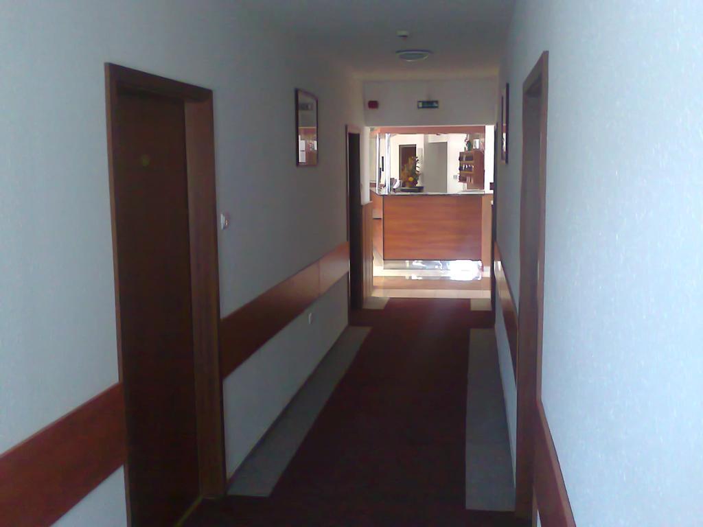 Pontis Hotel บีอาตอร์แบก ห้อง รูปภาพ