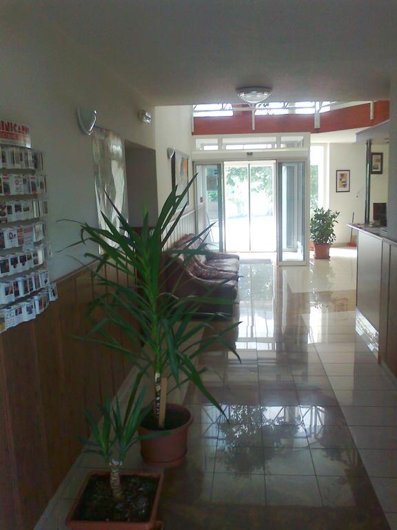 Pontis Hotel บีอาตอร์แบก ภายนอก รูปภาพ