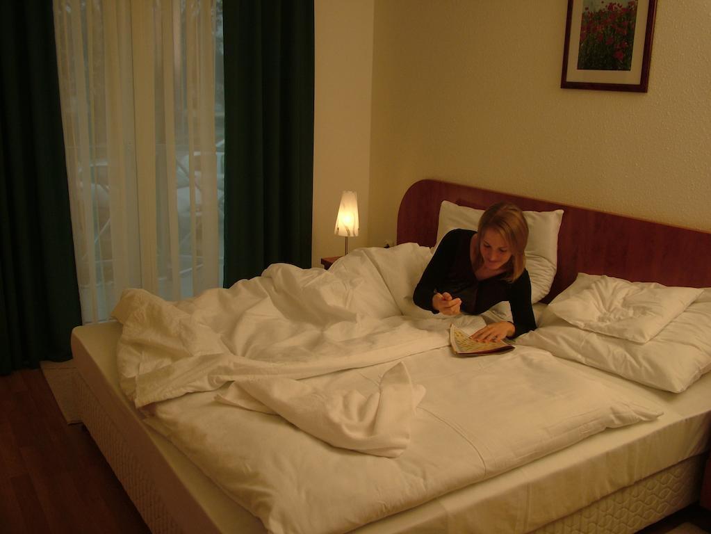 Pontis Hotel บีอาตอร์แบก ห้อง รูปภาพ